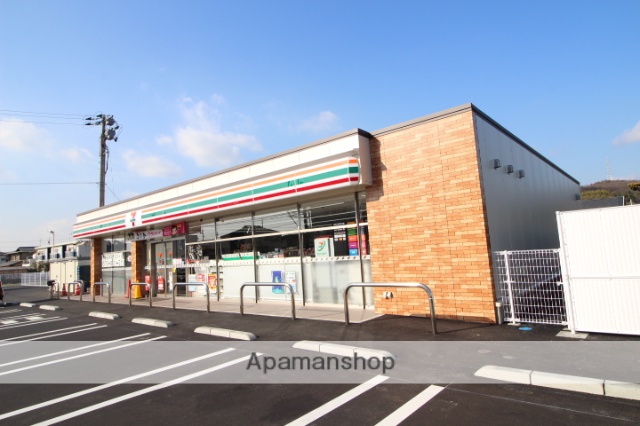 コンビニ　セブンイレブン／東花尻店（コンビニ）まで240m