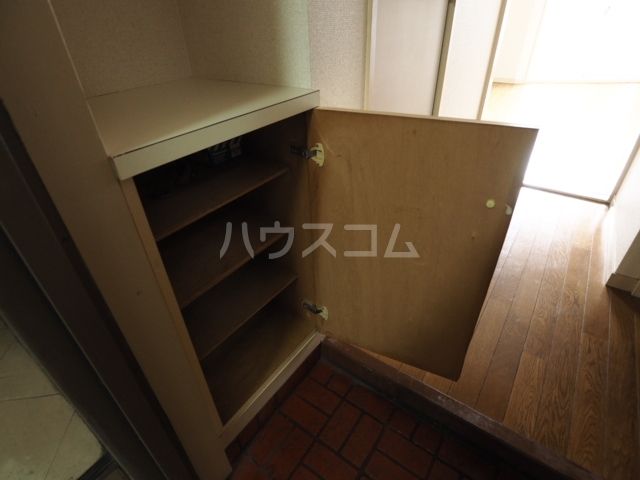 ジュネス平松の玄関写真