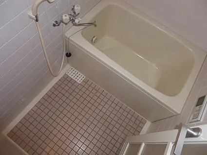 バス・シャワールーム　別部屋の参考写真です