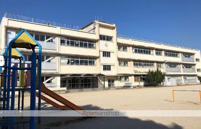 小学校　大分市立津留小学校（小学校）まで532m