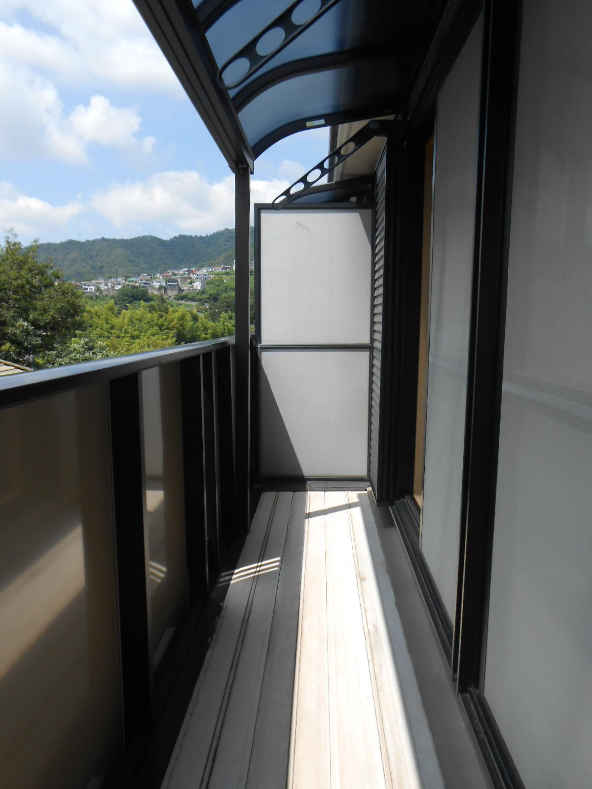 バルコニー　雨がかからない屋根付きのバルコニー♪