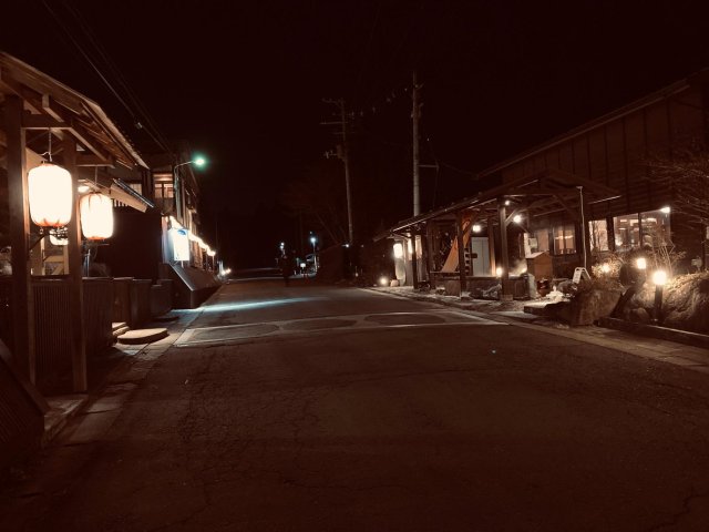 眺望　道路沿いにまほろばの湯があるため夜も雰囲気がいいです