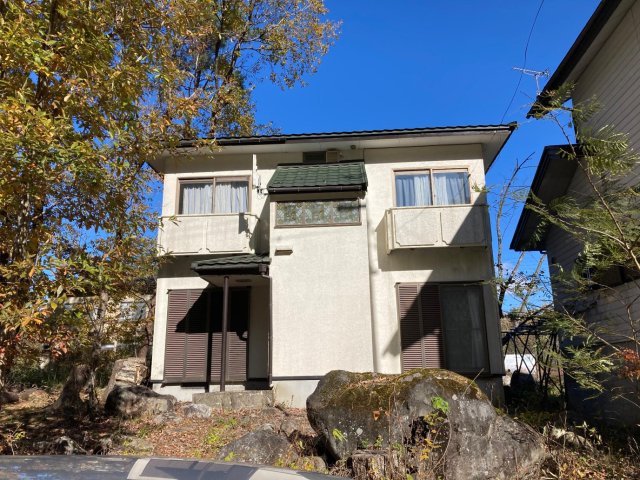 建物外観　日当たりが良く向かい側が川で、自然豊かで心穏やかに過ごせます