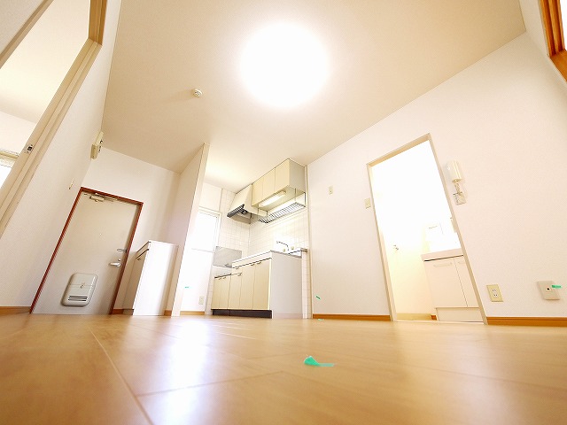 居室・リビング　ご家族で団らん出来るダイニングキッチンです。