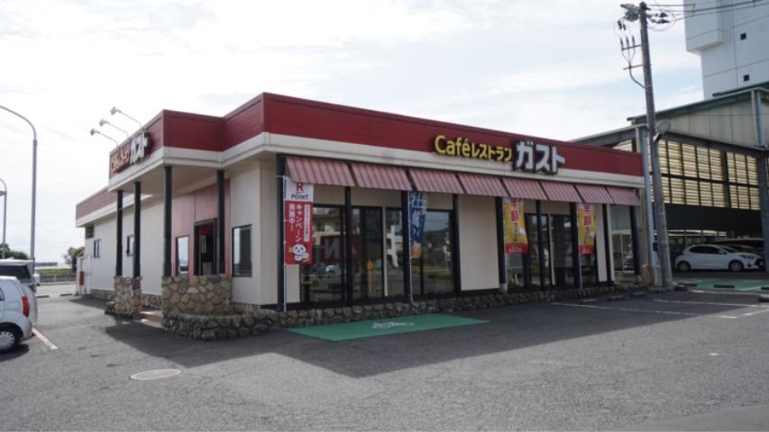 飲食店　ガスト児島店（飲食店）まで1m