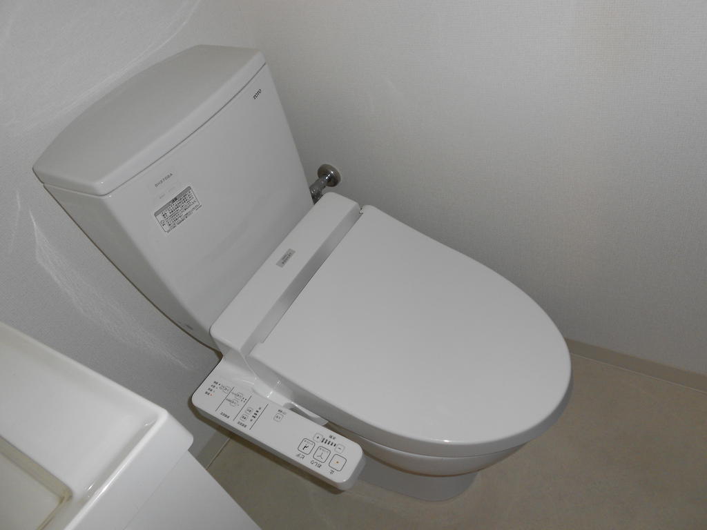 トイレ　※写真は同物件別部屋のものを使用