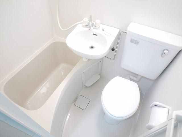 バス・シャワールーム　浴室には乾燥機が付いているので梅雨の時期でも安心です☆