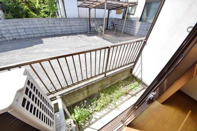 バルコニー　日当たり良好※別部屋参考写真