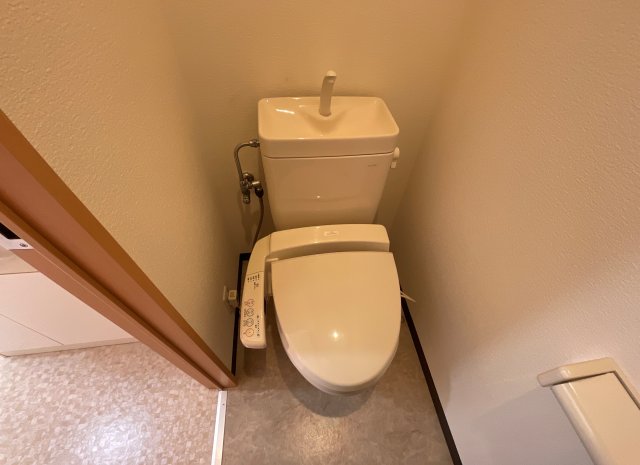トイレ　落ち着いたトイレです