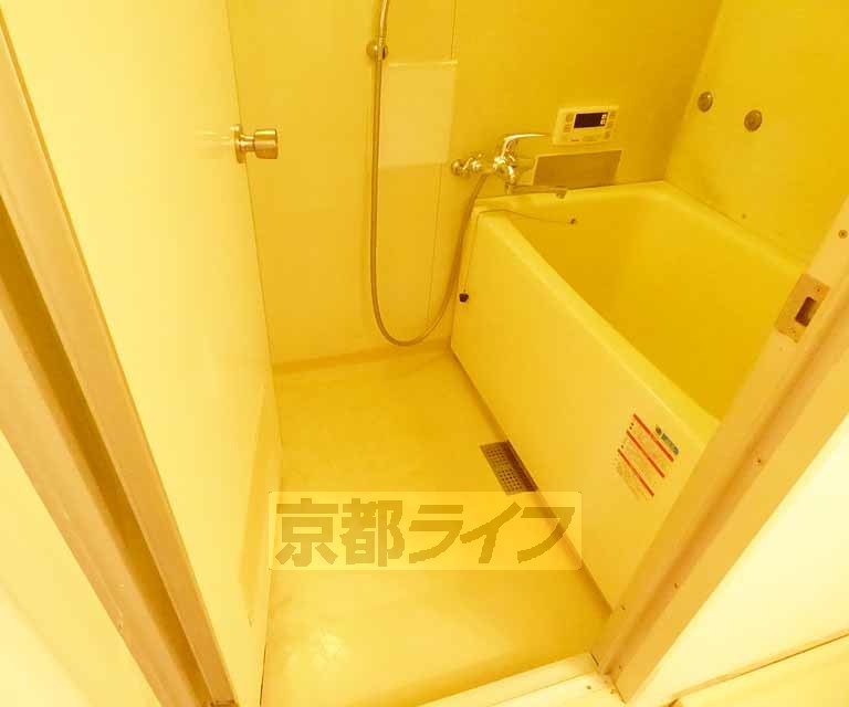 バス・シャワールーム　二口コンロも置けます。