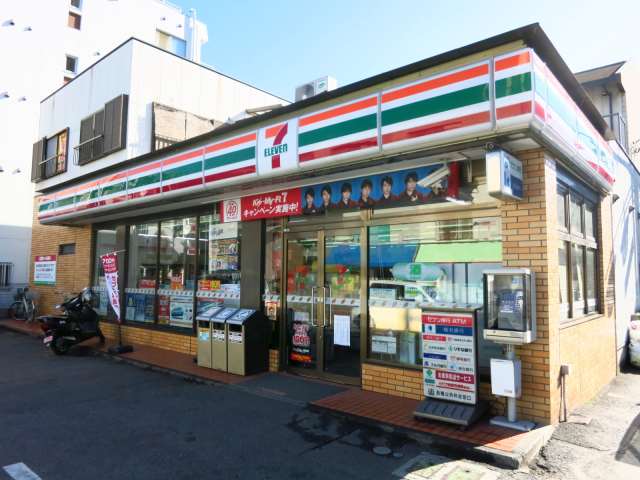 コンビニ　セブンイレブン（コンビニ）まで206m