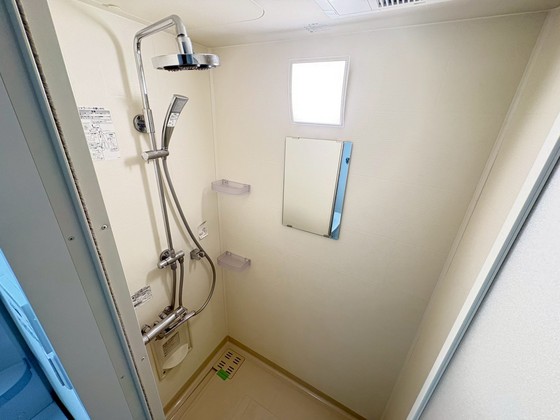 バス・シャワールーム　※別部屋の写真です