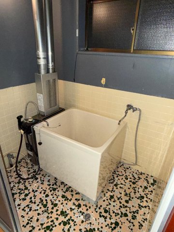 バス・シャワールーム　浴槽は新品に交換済み