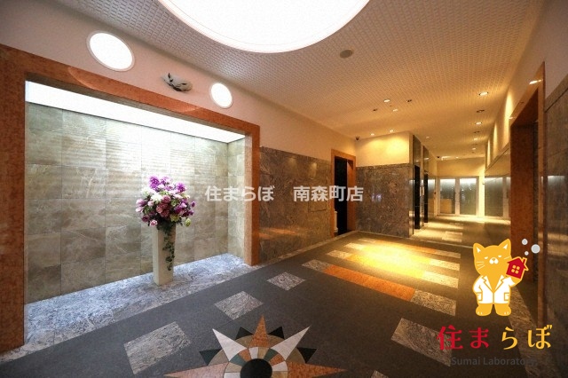 エントランス　「暮らしの設計図は、ここから始まります。」