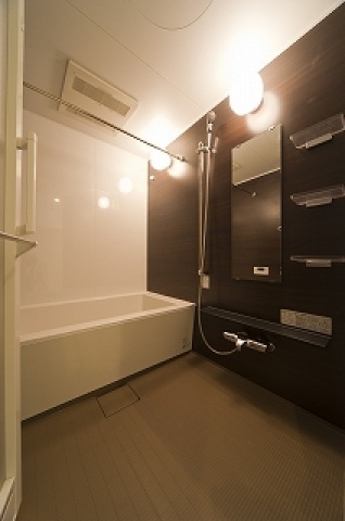 バス・シャワールーム　写真は別のお部屋です。現況を優先。