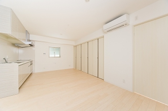 居室・リビング　写真は別のお部屋です。現況を優先。