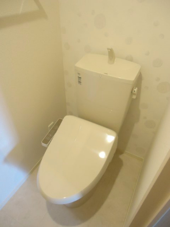 トイレ　温水洗浄暖房便座