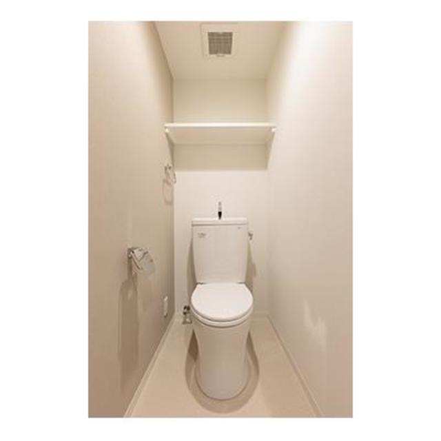 トイレ　※写真は同タイプ住戸です。