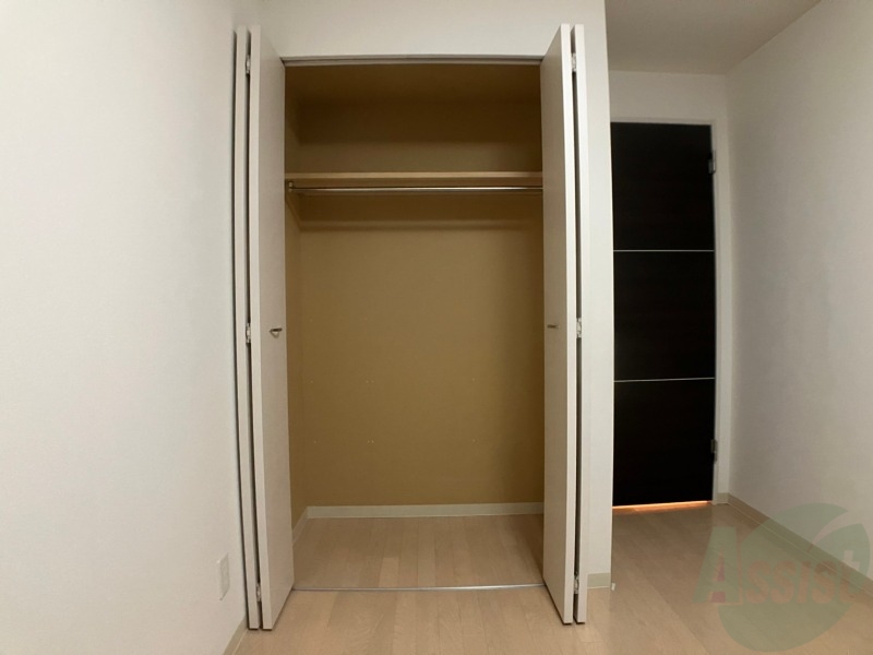 収納　寝室の収納です。部屋がすっきり片付きます。