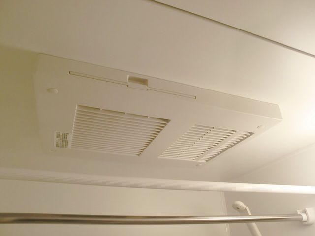 バス・シャワールーム　浴室乾燥機完備。