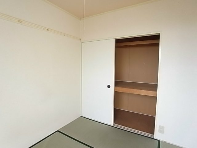 収納　同一物件別部屋写真