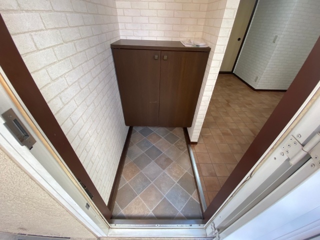 玄関　同物件別室写真