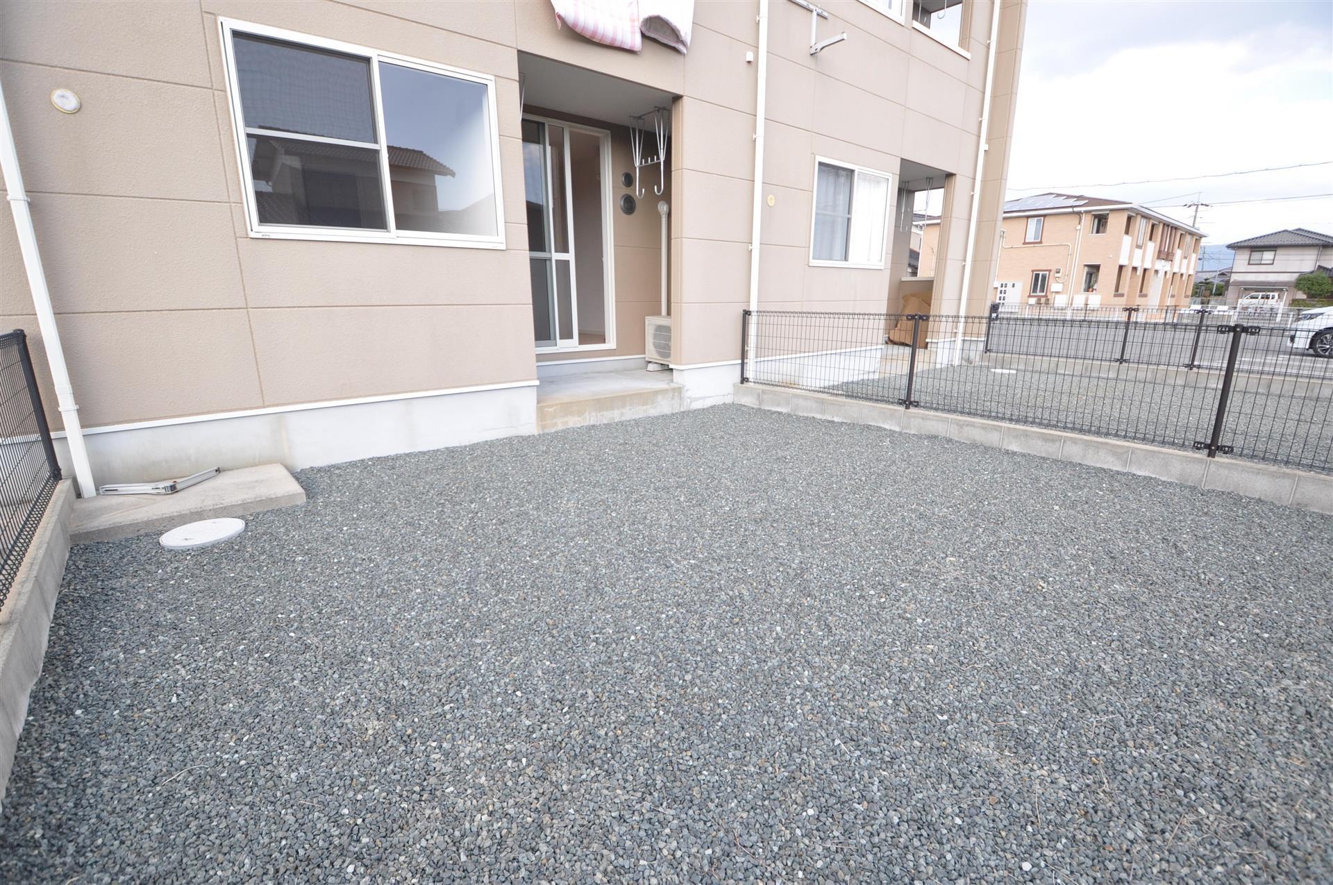 バルコニー　専用庭