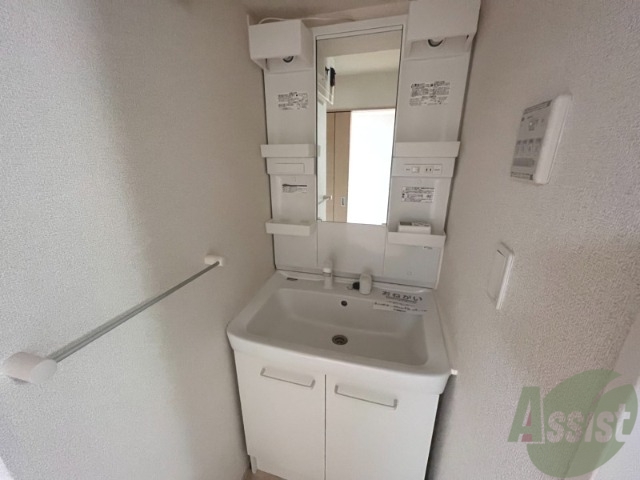 洗面設備　独立洗面台です。身支度はここでばっちりですね。