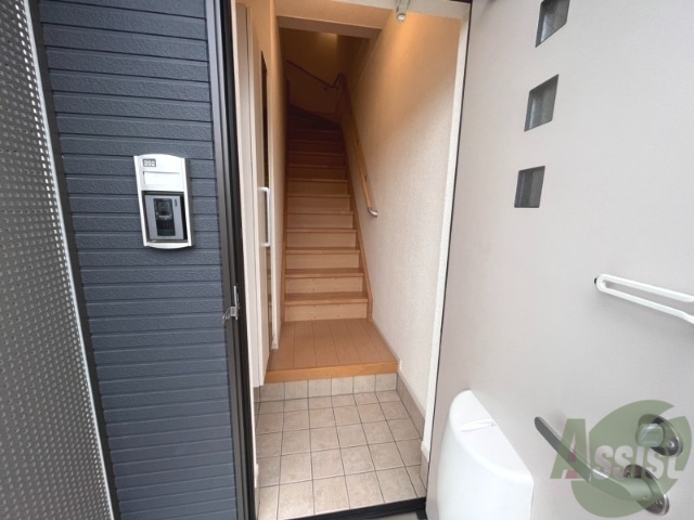 玄関　玄関からの様子を撮影してみました。動線になります。