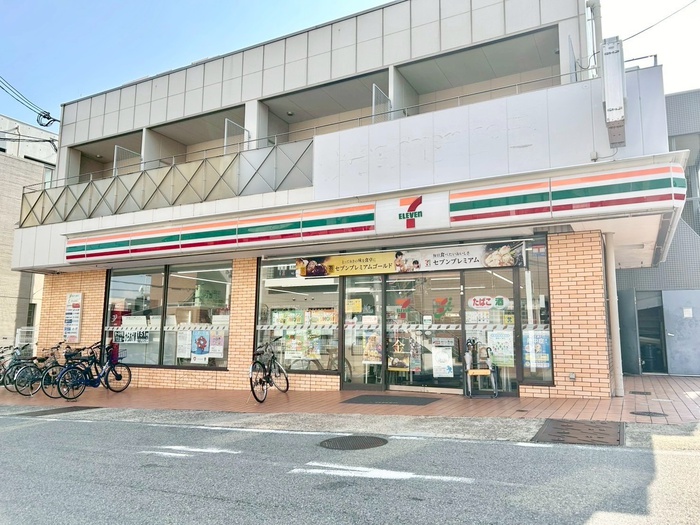 コンビニ　セブンイレブン（コンビニ）まで60m
