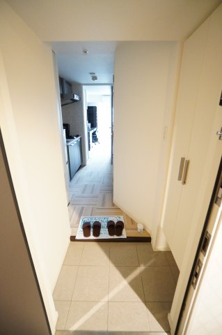 玄関　※同物件・同タイプの写真です。