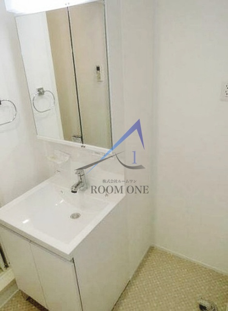 洗面設備　独立洗面台です。