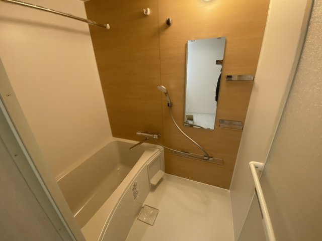 バス・シャワールーム　浴室乾燥付きのバスルーム♪
