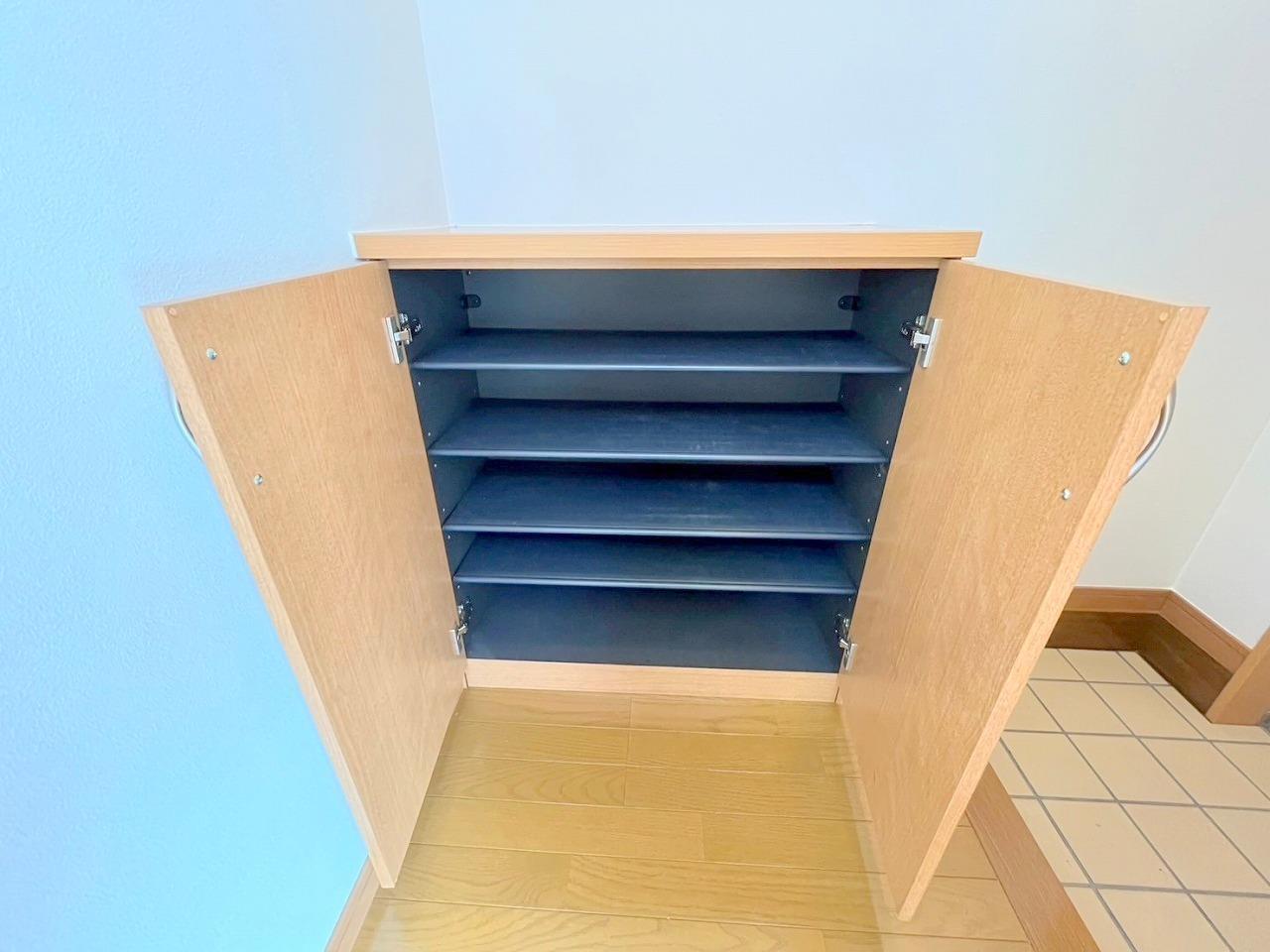 エントランス　シューズボックス