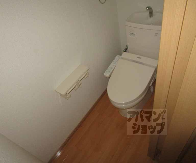 トイレ　１０３号室の写真です。