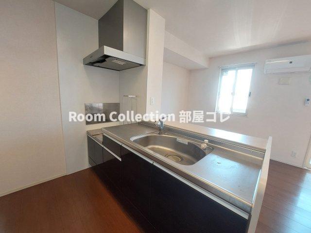 キッチン　※同物件他部屋写真　反転・色違いの場合有　現状優先