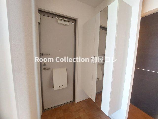 玄関　※同物件他部屋写真　反転・色違いの場合有　現状優先