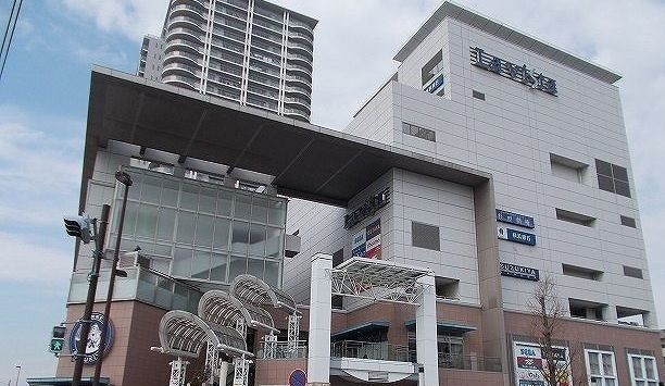 ショッピングセンター　らびすた新杉田（ショッピングセンター）まで569m