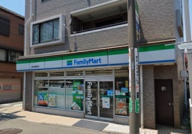 コンビニ　ファミリーマート小浦杉田駅前店（コンビニ）まで260m