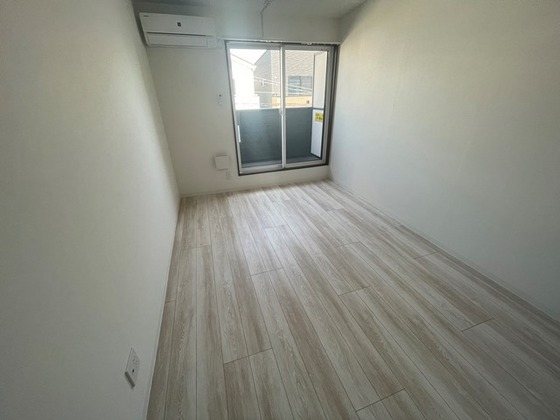 居室・リビング　※別部屋の写真です