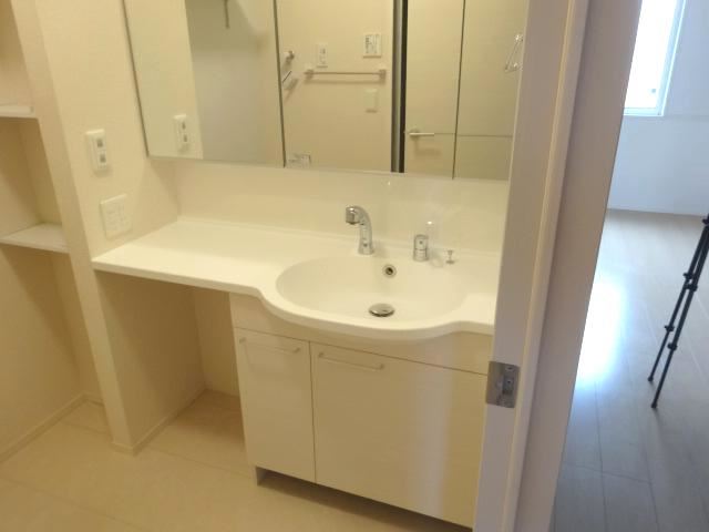 洗面設備　洗髪洗面化粧台