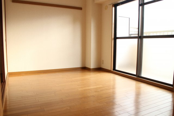 その他　明るい洋室です