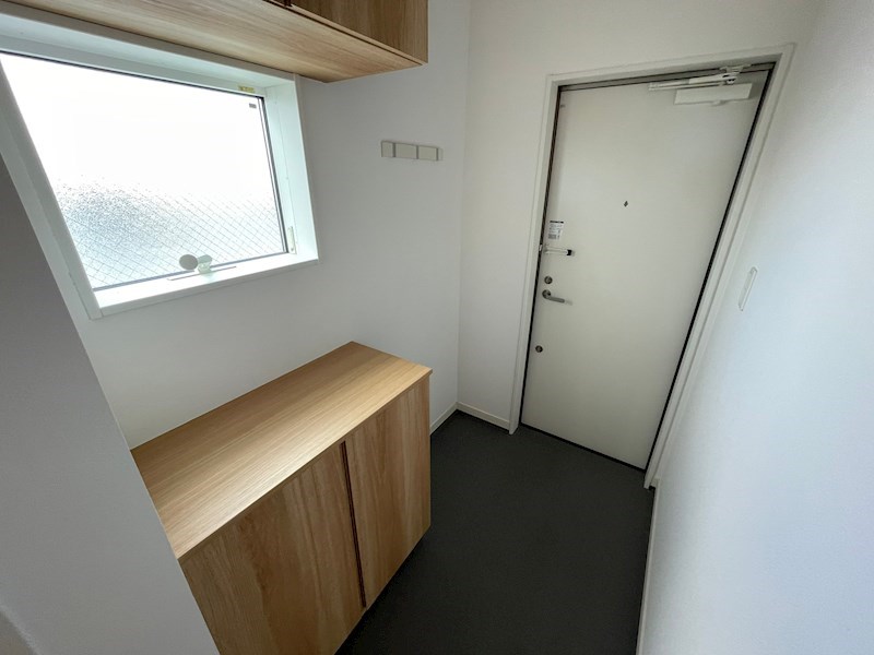玄関　※別部屋参考画像