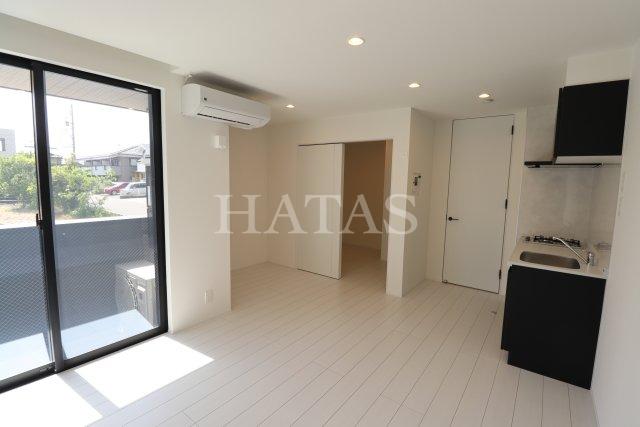 居室・リビング　同物件別部屋です。