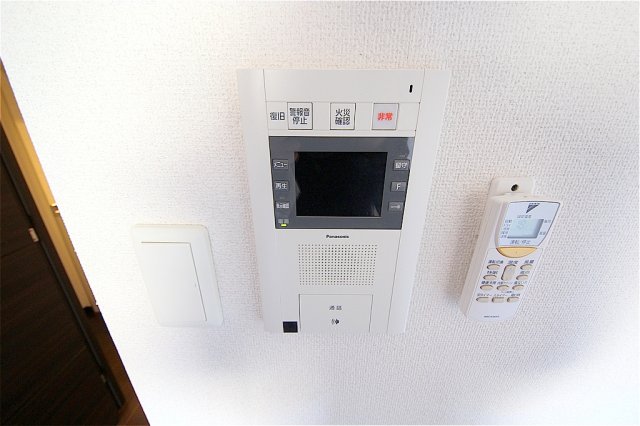 セキュリティ　レジュールアッシュ梅田WESTGATE　テレビモニター付きイ