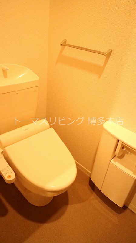 トイレ　別号室の参考写真です