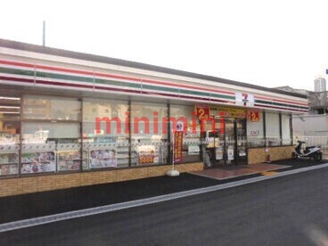 コンビニ　セブンイレブン吹田山田北店（コンビニ）まで119m