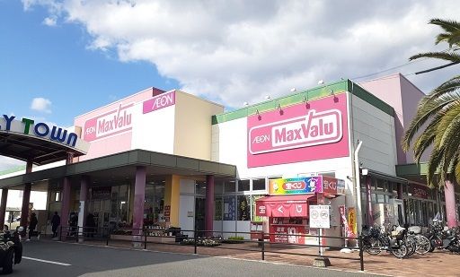 ショッピングセンター　マダムジョイ（ショッピングセンター）まで900m