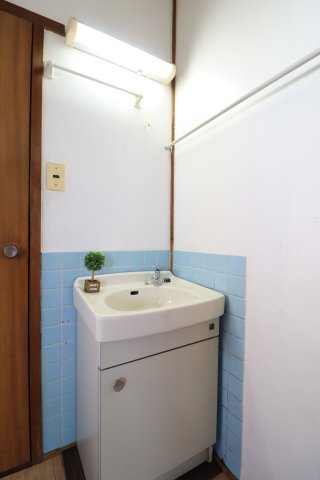 洗面設備　別部屋の写真です。