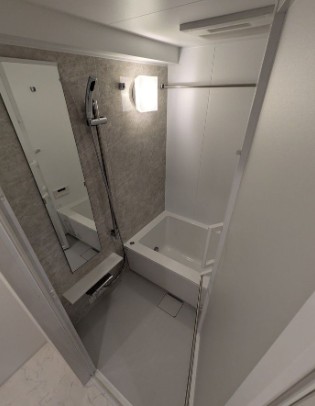バス・シャワールーム　写真は同タイプ住居です。